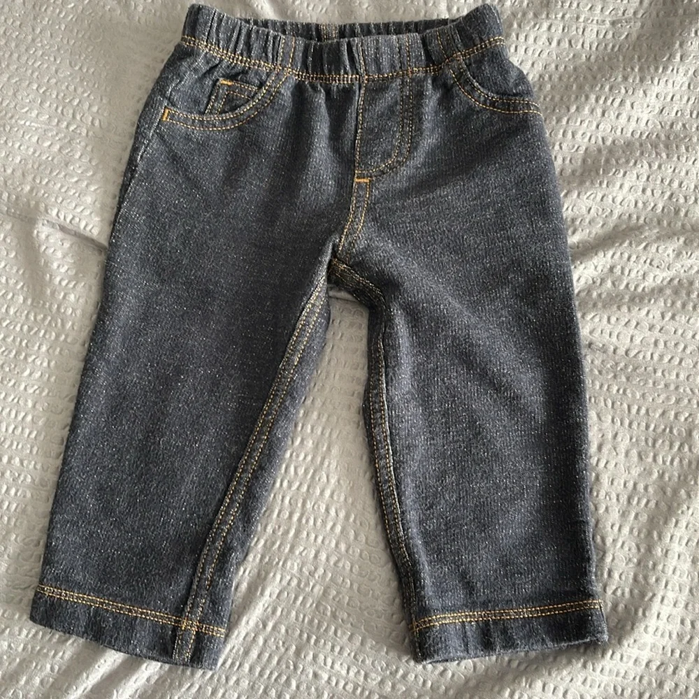2 Pairs Carters 9M pants unisex